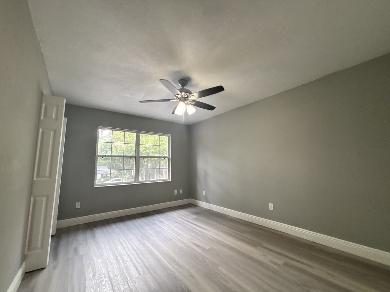 1015 Southwest 60 Terrace #C - Photo 3 of 4