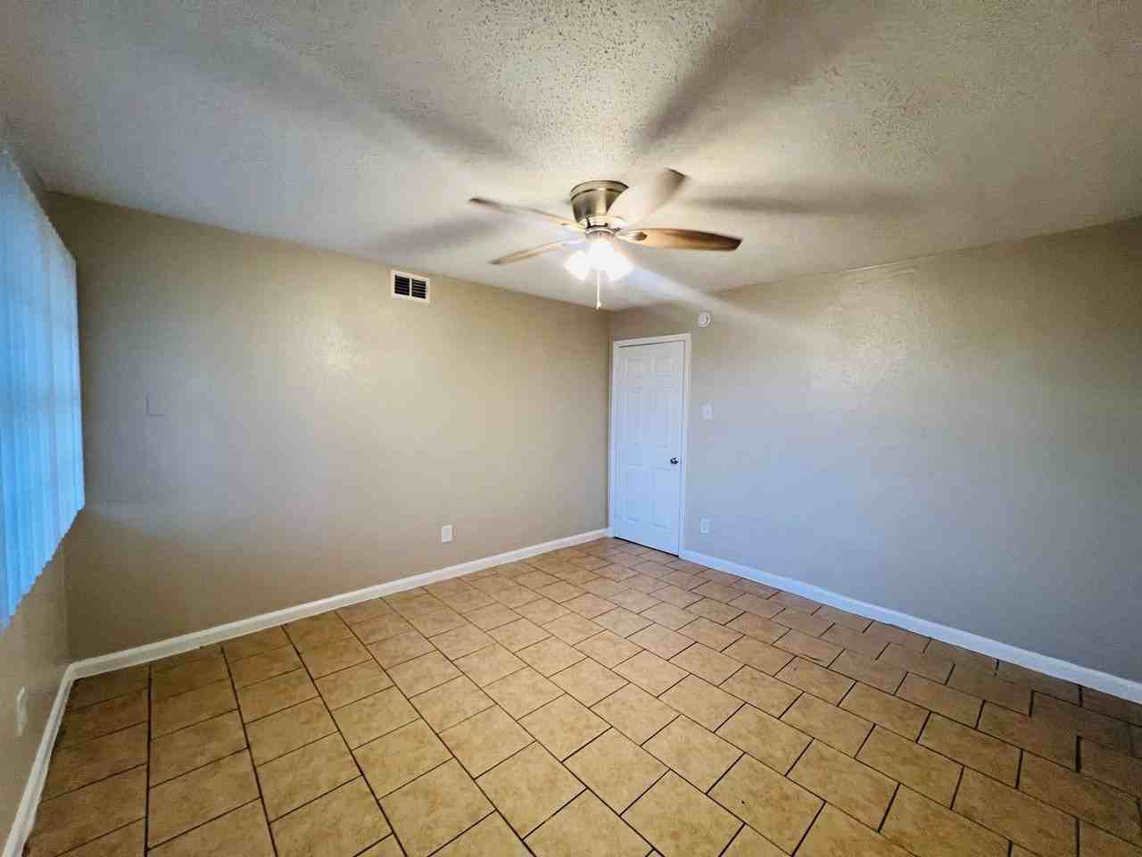 Spanish Lagos Apartments - Photo 4 of 15