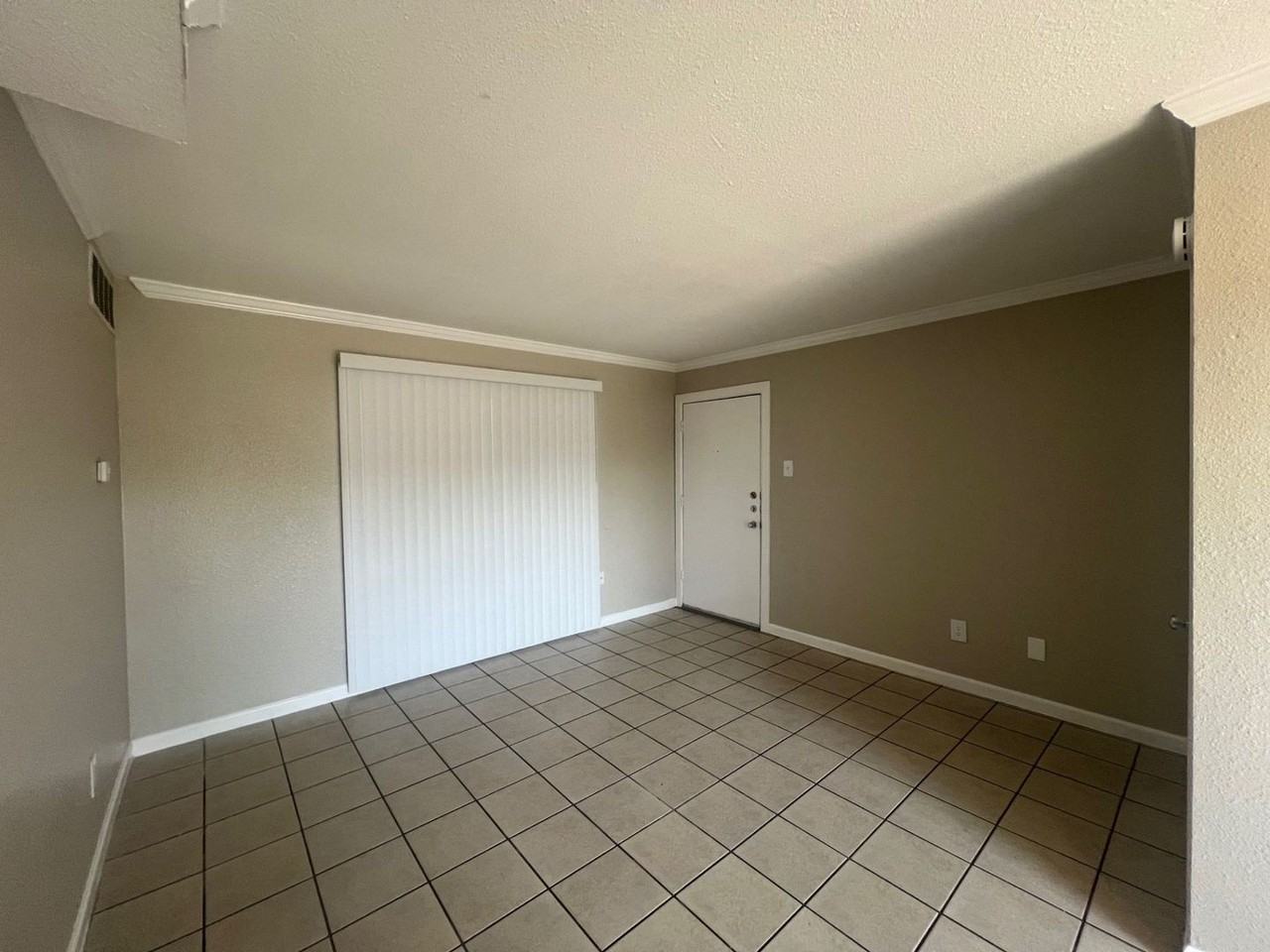 Spanish Lagos Apartments - Photo 7 of 26