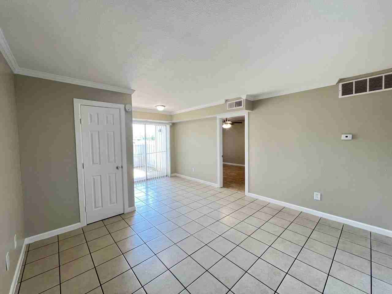 Spanish Lagos Apartments - Photo 2 of 26