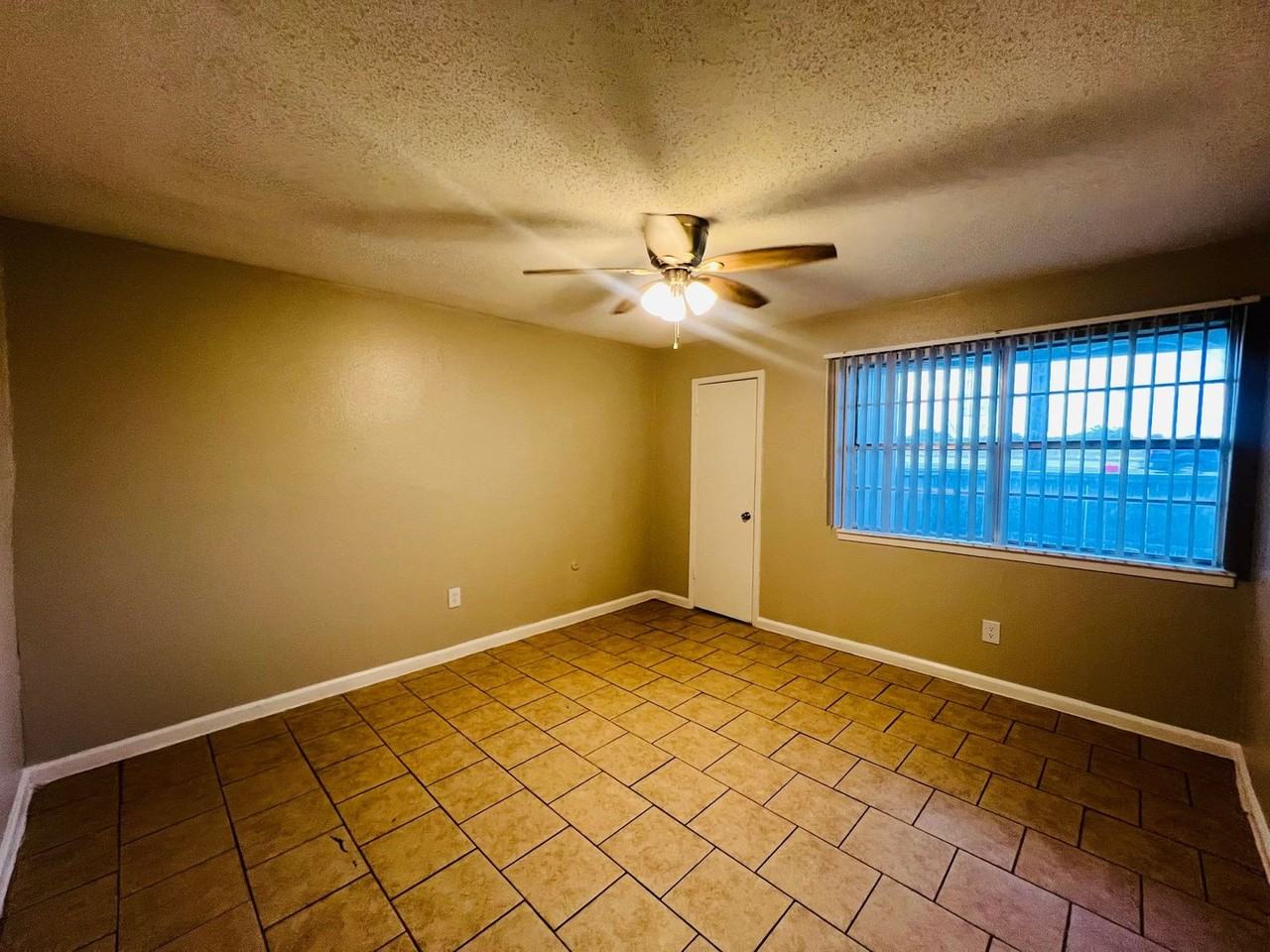 Spanish Lagos Apartments - Photo 3 of 15