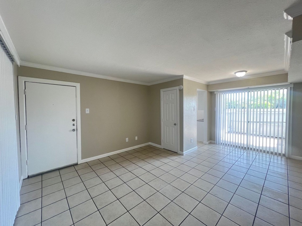 Spanish Lagos Apartments - Photo 7 of 15