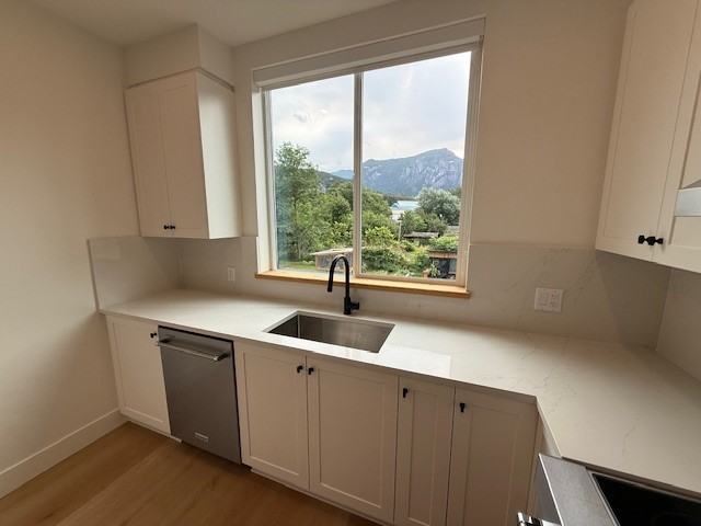 1165 Wilson Cres - Photo 3 of 50