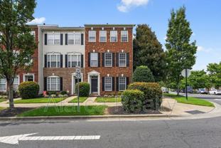9520 Kings Parade Blvd - Photo 1 of 1