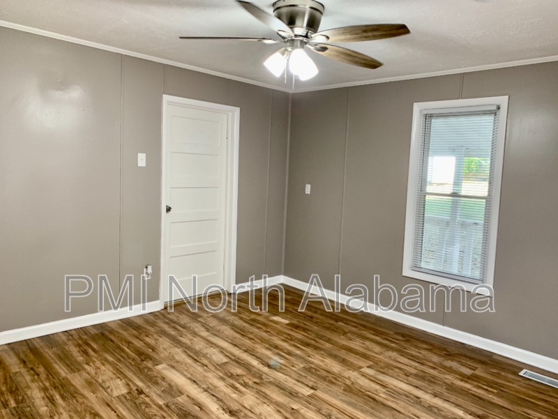 1218 Stevens Ave Ne - Photo 5 of 15