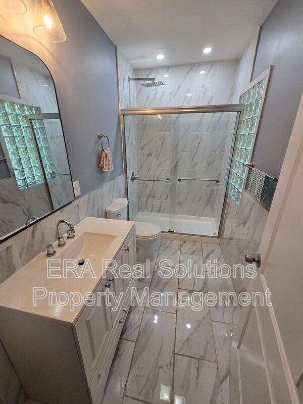 1332 Cole St - Photo 3 of 39