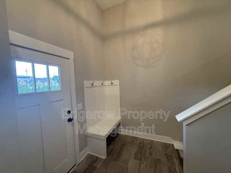 775 68th St Se - Photo 3 of 17