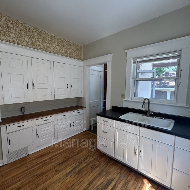 1335 Logan Street Southeast - Photo 7 of 11