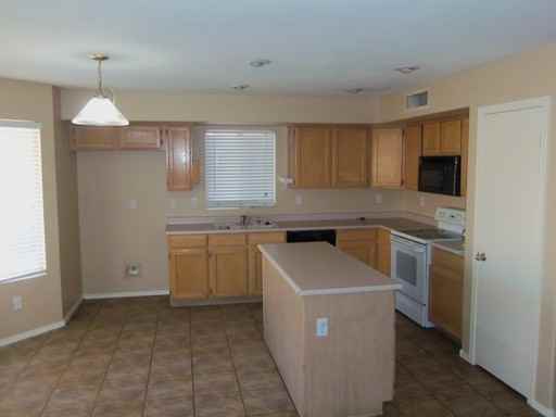 1654 W Boston St - Photo 3 of 20