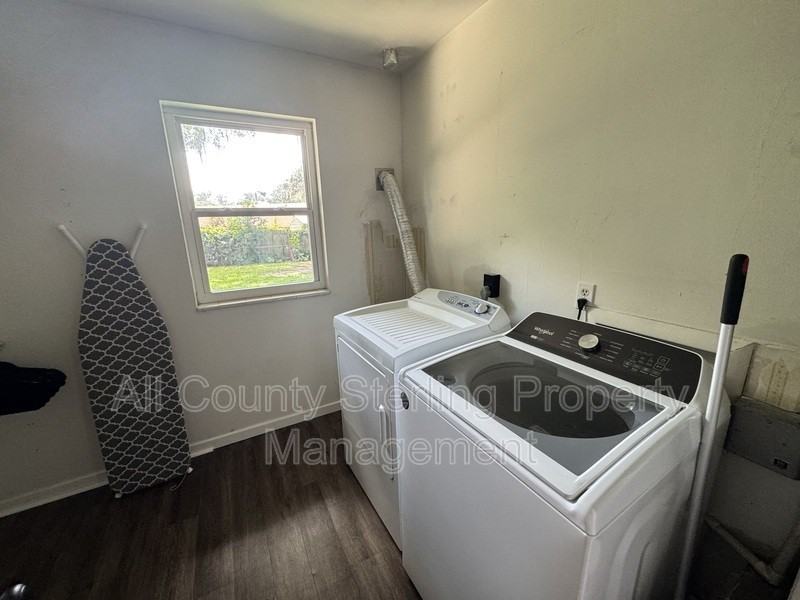 353 Se Olustee Ave - Photo 7 of 13