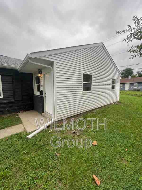 6228 E 21st St - Photo 2 of 13