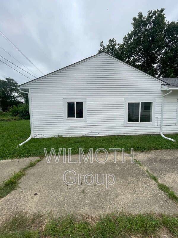 6228 E 21st St - Photo 4 of 13