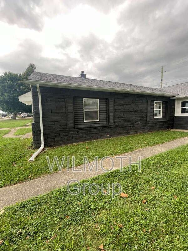 6226 E 21st St #1 - Photo 2 of 12