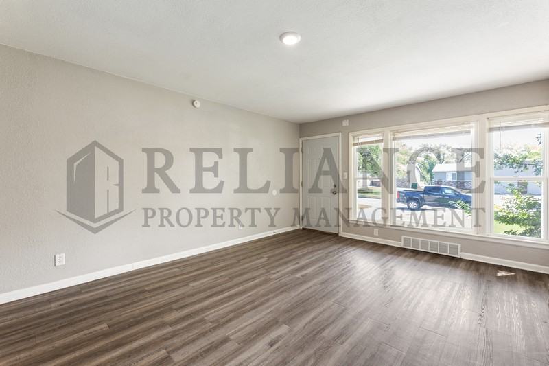 1231 Harding St - Photo 6 of 18