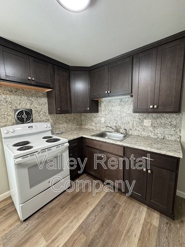 53 New Ludlow Rd - Photo 2 of 9