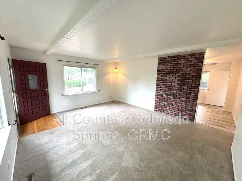 1515 Eagle View Dr - Photo 3 of 33