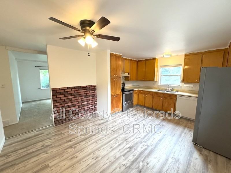 1515 Eagle View Dr - Photo 5 of 33