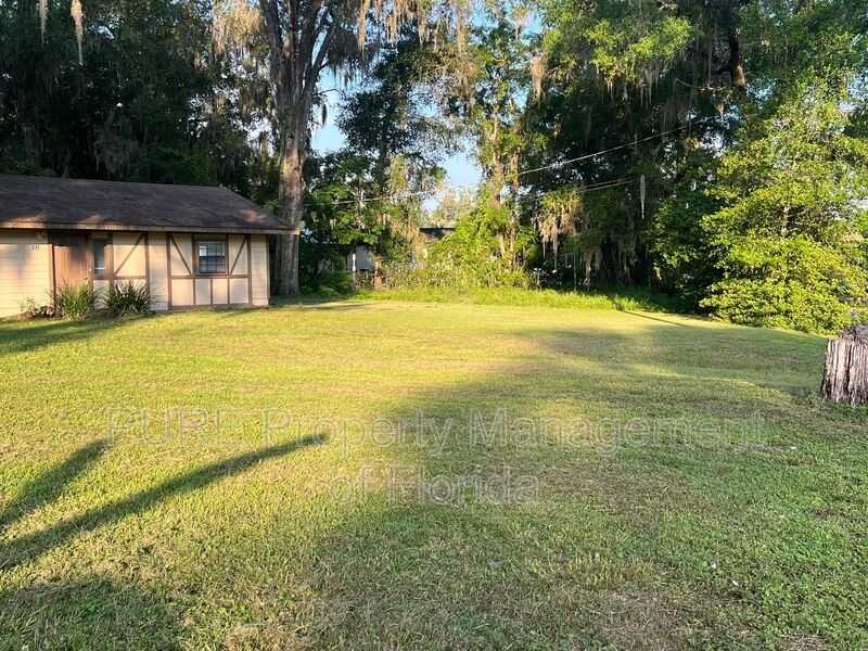 5620 Se 109th St - Photo 2 of 32