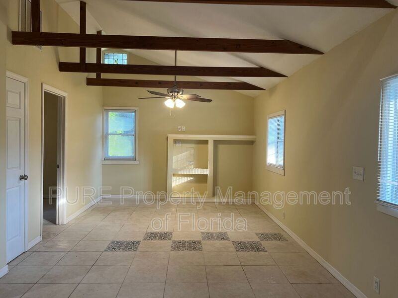 5620 Se 109th St - Photo 6 of 32