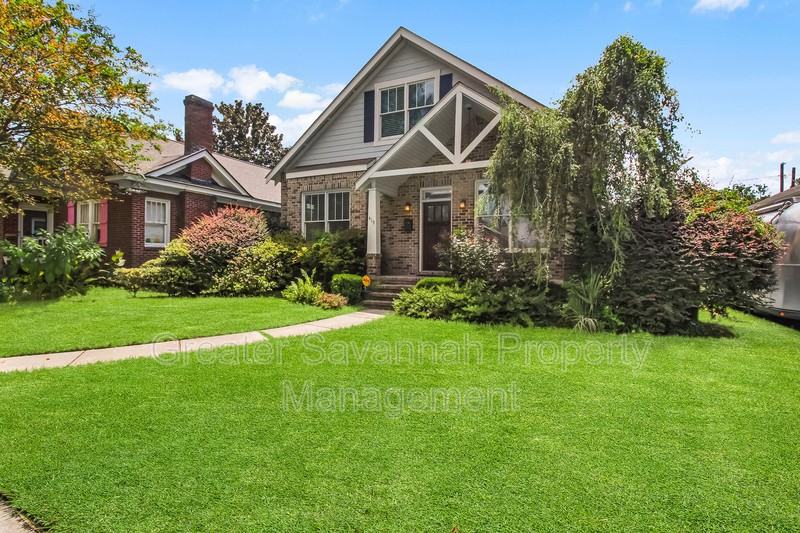 419 E 54th St - Photo 3 of 50