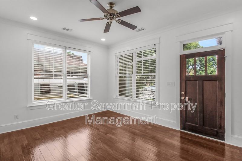 419 E 54th St - Photo 6 of 50