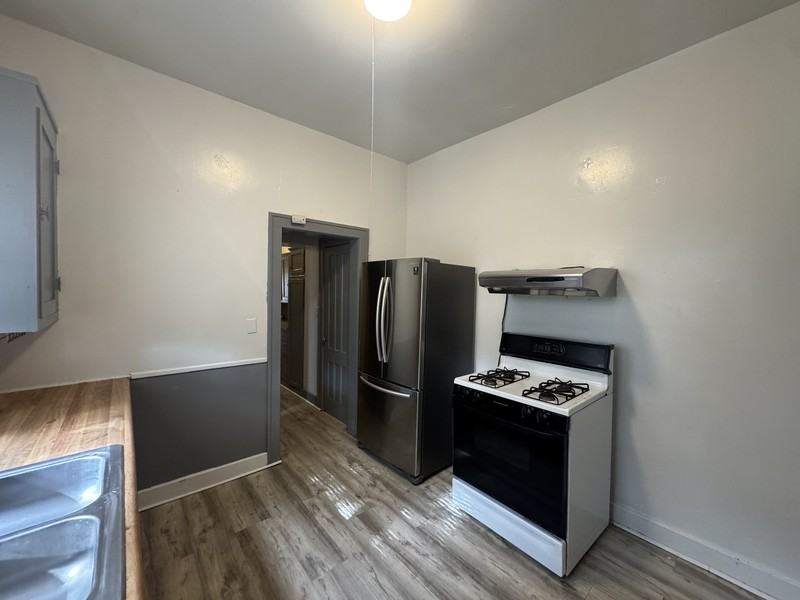 9 Mcpherson Ter - Photo 2 of 13