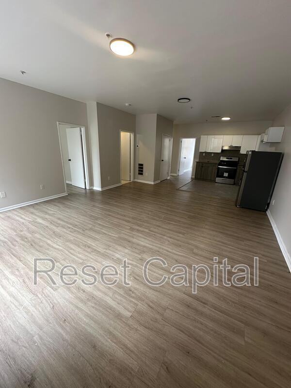 355 Hamilton Ave #4 - Photo 2 of 5