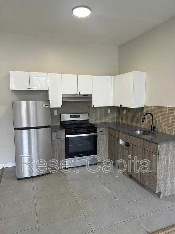 355 Hamilton Ave #4 - Photo 3 of 5