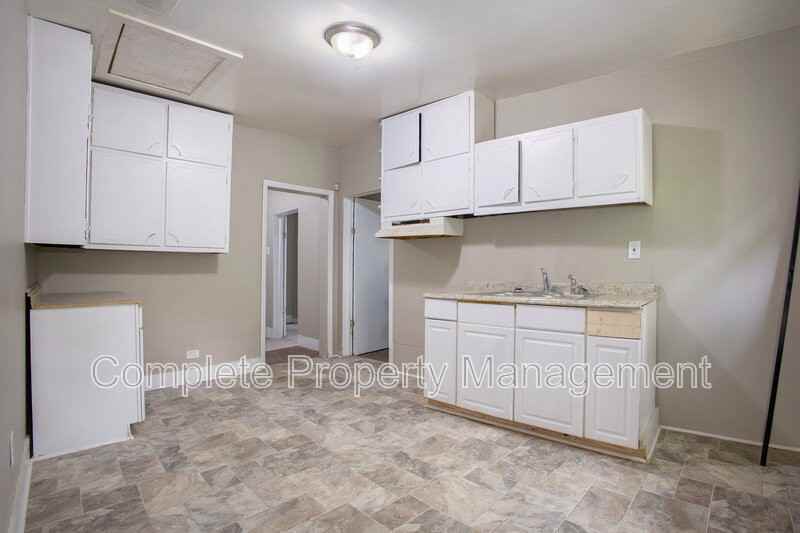 109 59th St - Photo 4 of 20