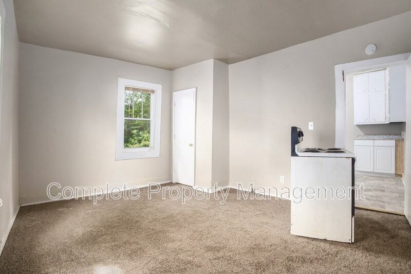 109 59th St - Photo 5 of 20