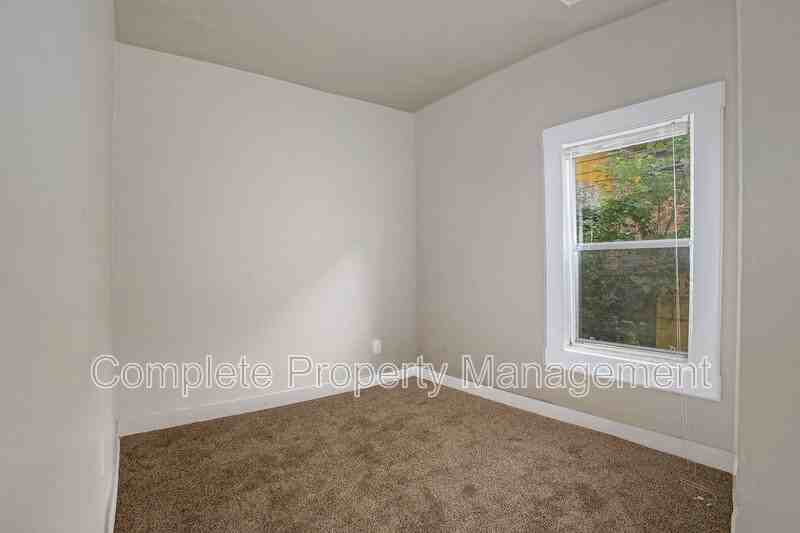 109 59th St - Photo 7 of 20