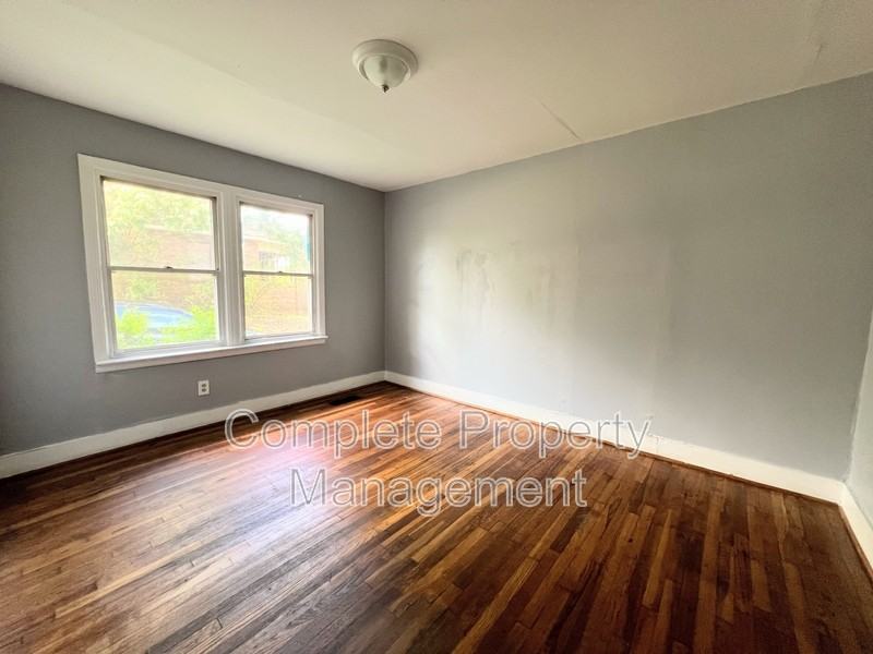 5219 Court G - Photo 4 of 16