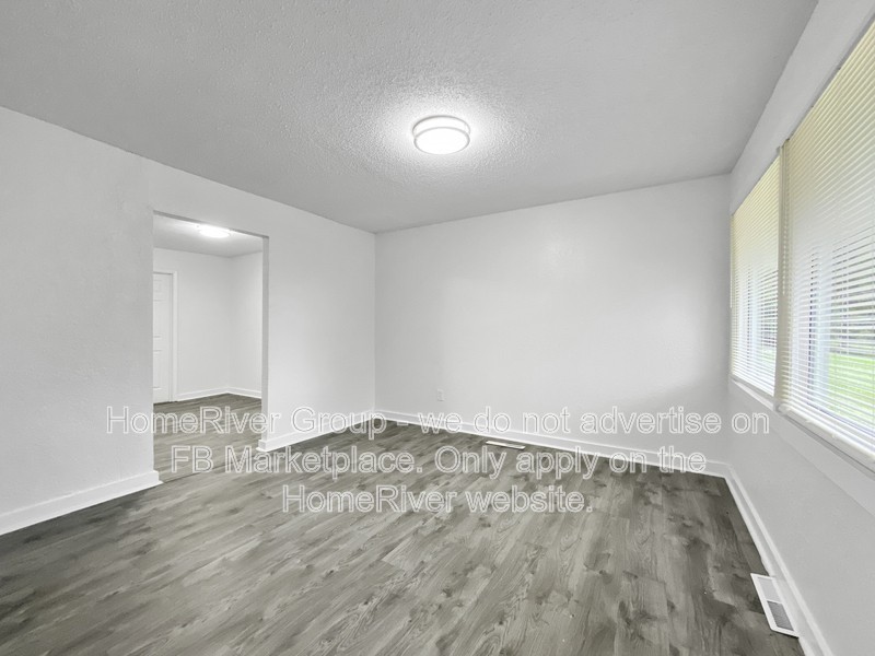 7509 E 49th St - Photo 3 of 20