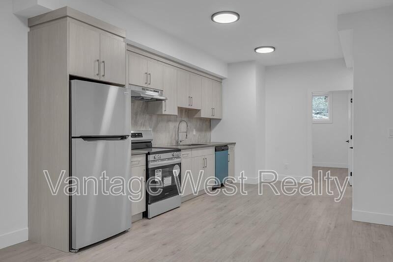 3576 3576 - Photo 2 of 5