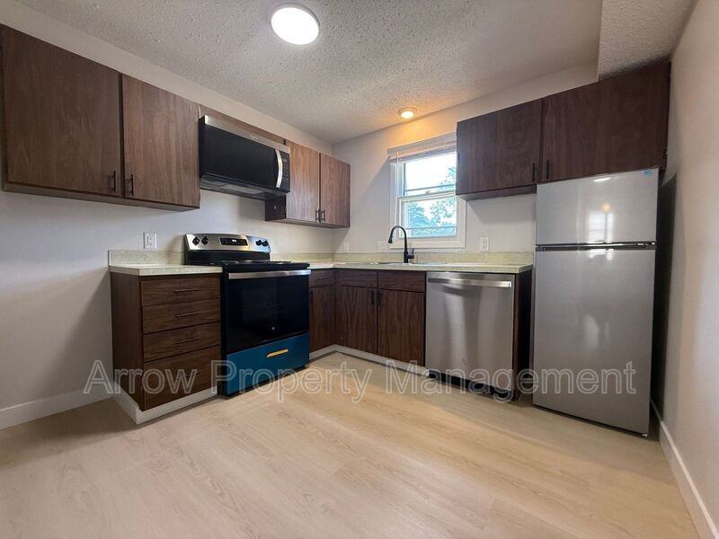 3609 N 60th St #6 - Photo 2 of 9