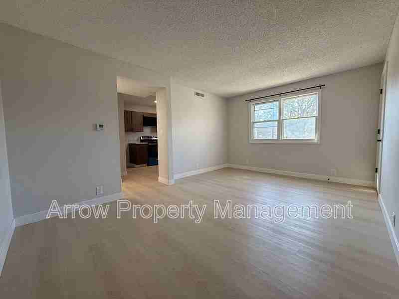 3609 N 60th St #6 - Photo 3 of 9