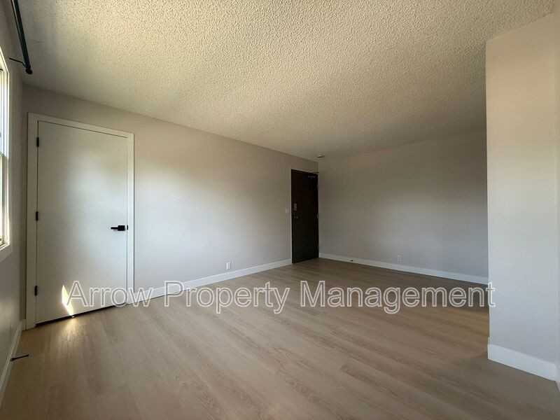 3609 N 60th St #6 - Photo 4 of 9