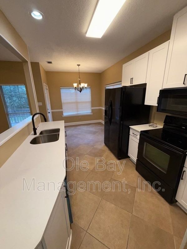 3305 Shenandoah Trl - Photo 3 of 14