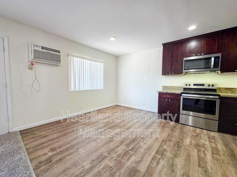 122 South Anza Street #5 - Photo 3 of 7