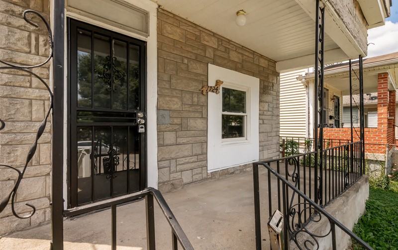 1724 Garland Ave - Photo 2 of 10