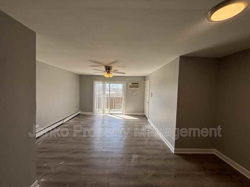 21907 Jeffrey Ave #3A - Photo 3 of 6