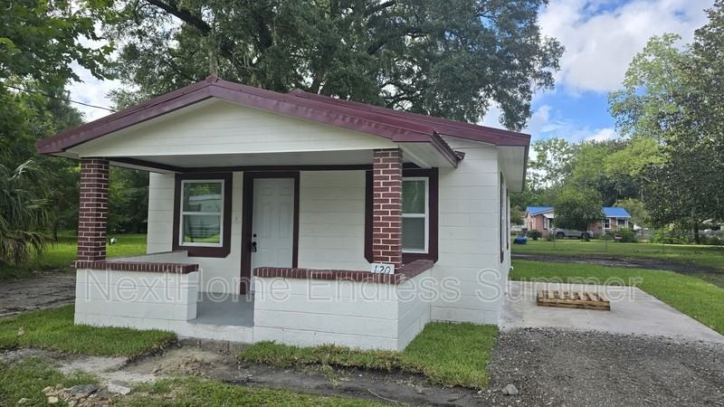 120 Mccallman Rd - Photo 2 of 13