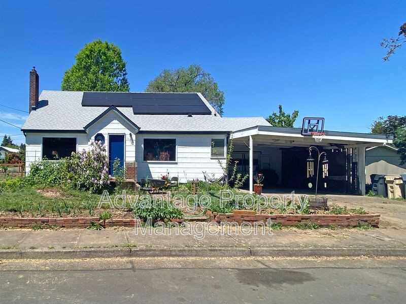 1920 Se Debord St - Photo 2 of 28