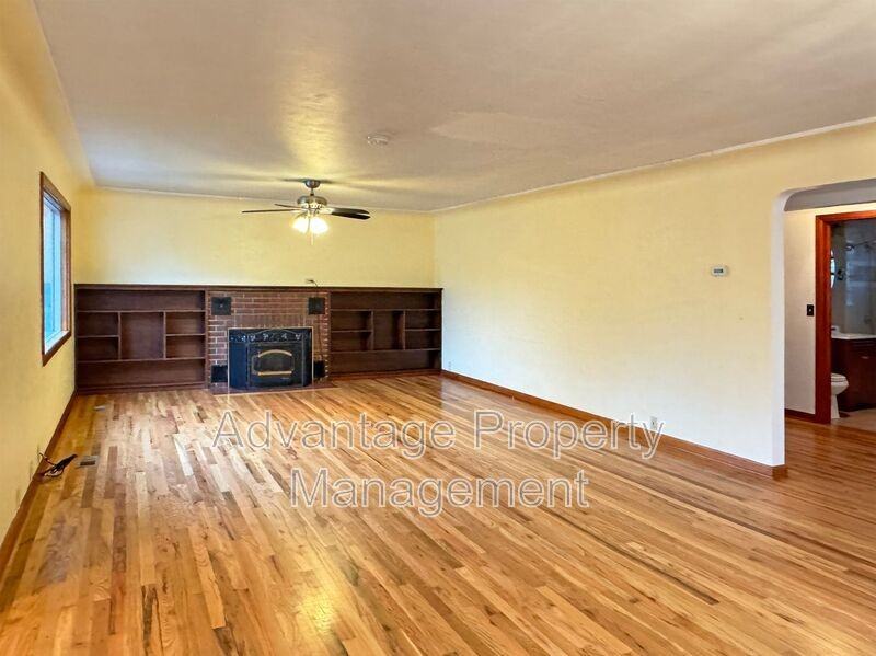 1920 Se Debord St - Photo 3 of 28