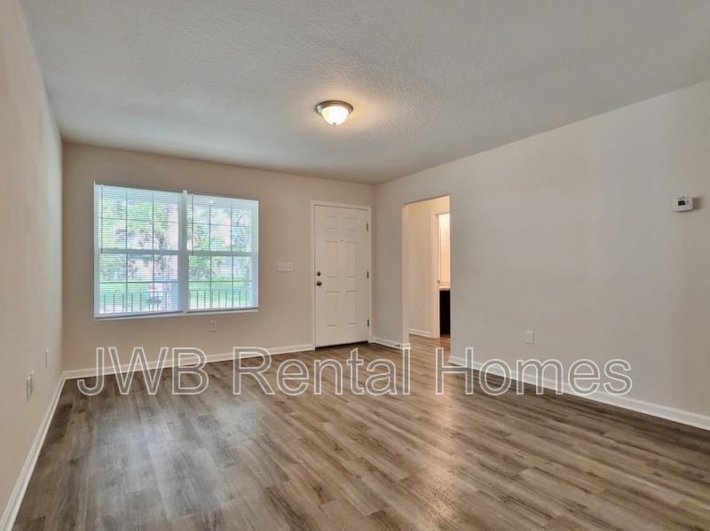 2327 Janette St - Photo 4 of 8