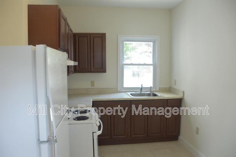 429 Central St - Photo 2 of 8