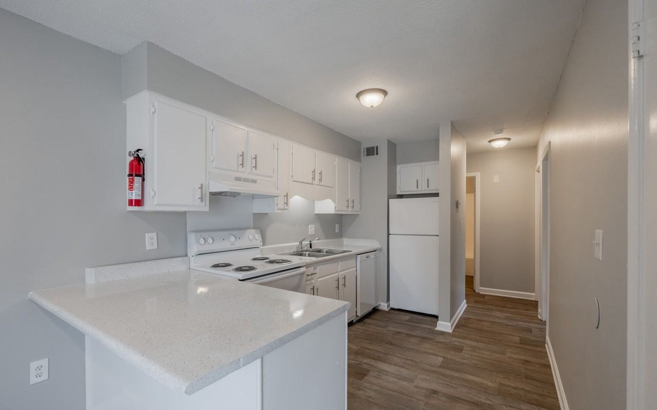 Brookwood Apartments - Photo 4 of 40