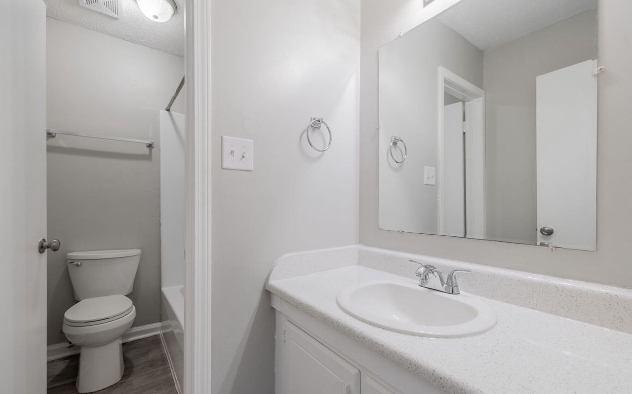 Brookwood Apartments - Photo 6 of 40