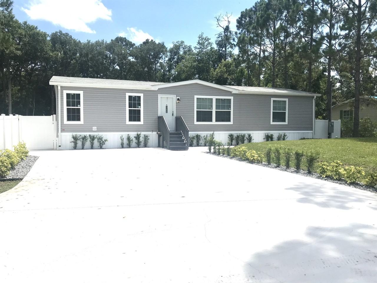 5204 Countryside Court - Photo 2 of 27