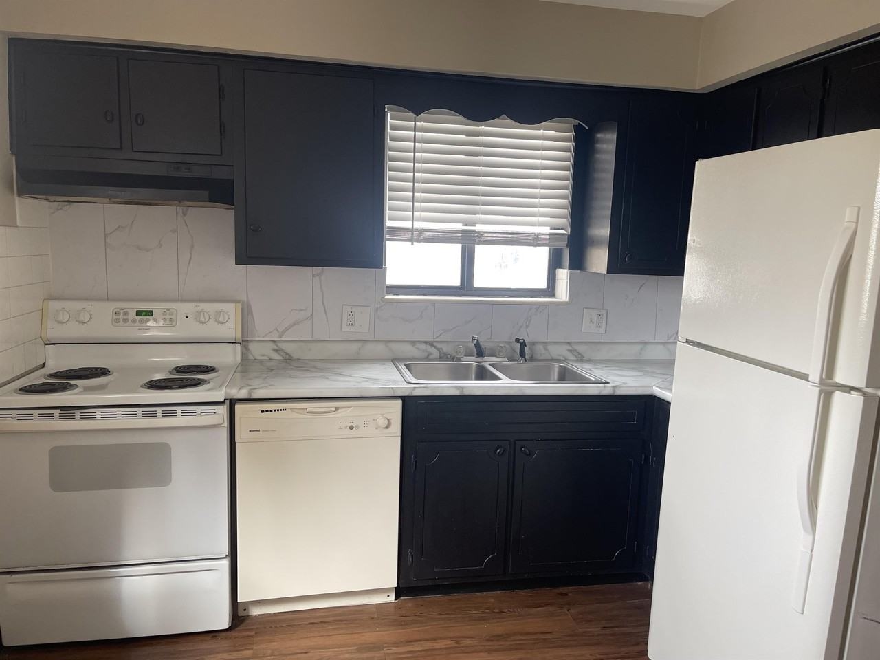 1340 West Cape Rock Drive - Photo 2 of 6